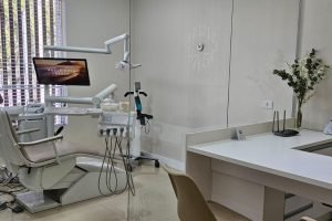 Consultório odontológico equipado para atendimentos em coworking em São Paulo
